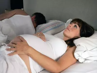 Бессонница при беременности: как убаюкать себя и малыша?